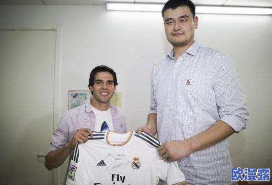 黑人 巨大：揭秘非洲与世界各地黑人文化中的体格特征与传统影响的深刻内涵与意义