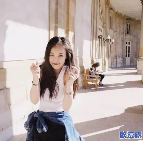 李丽莎尤物福利视频:震惊!她的最新作品竟引发全网热议,网友们纷纷表示无法自拔! 李丽莎尤物福利视频:震惊!她的最新作品竟引发全网热议,网友们纷纷表示无法自拔!